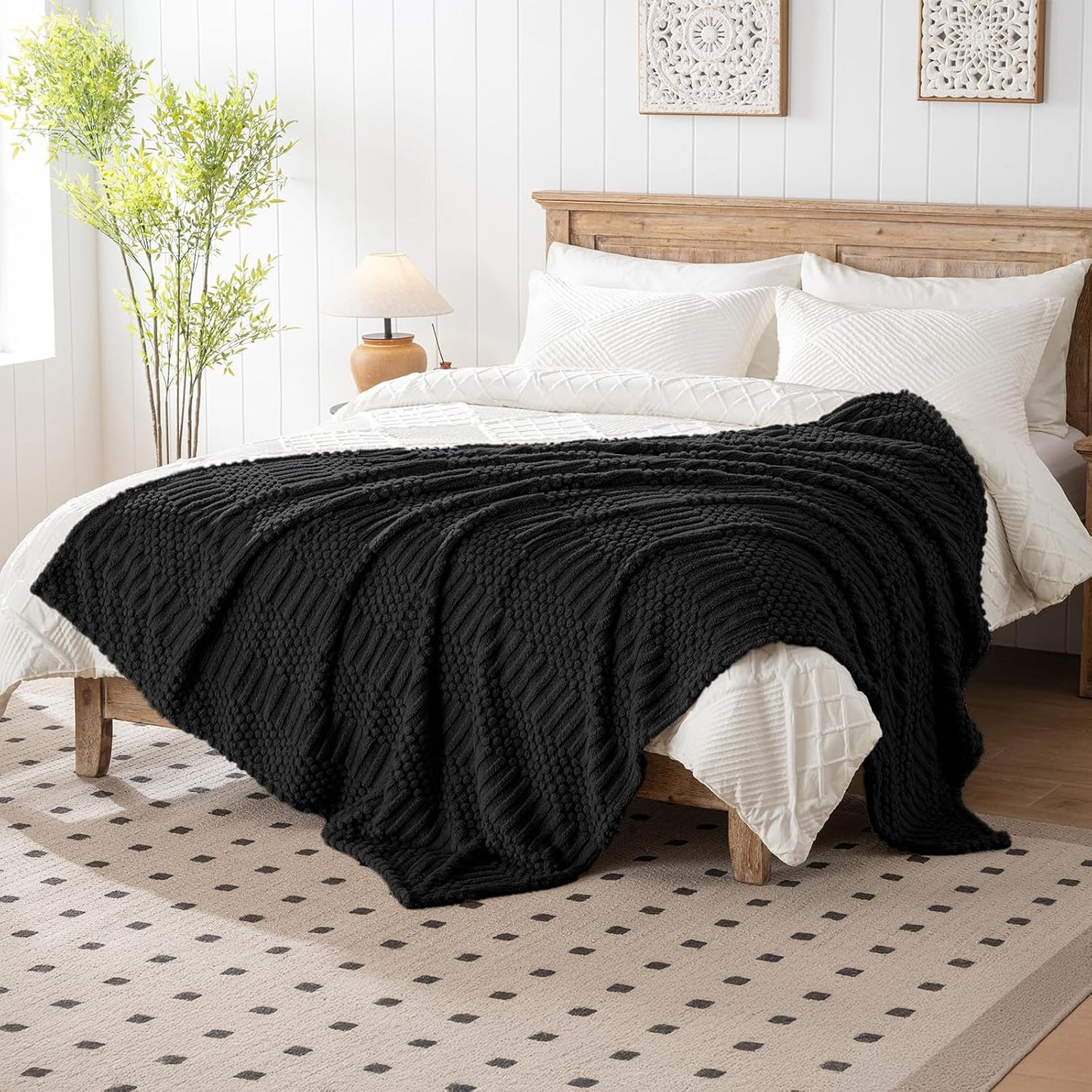 Black Throw Blanket - Soft & Fluffy Fleece, Cute & Aesthetic, Perfect for Sofa, Couch, Chair, Bed, Living Room & Bedroom, All-Season Use, Plush & Cozy Decorative Blanket 50X60